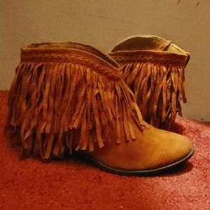 Size 7 ankle boots with tassels